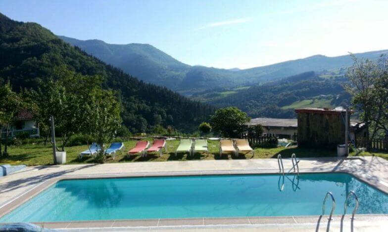 Casa rural con piscina en Bizkaia