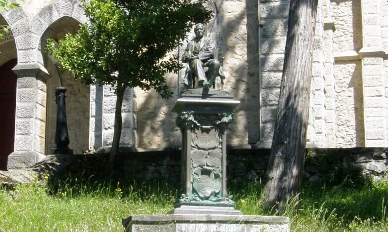 Escultura de Romualdo Chavarri