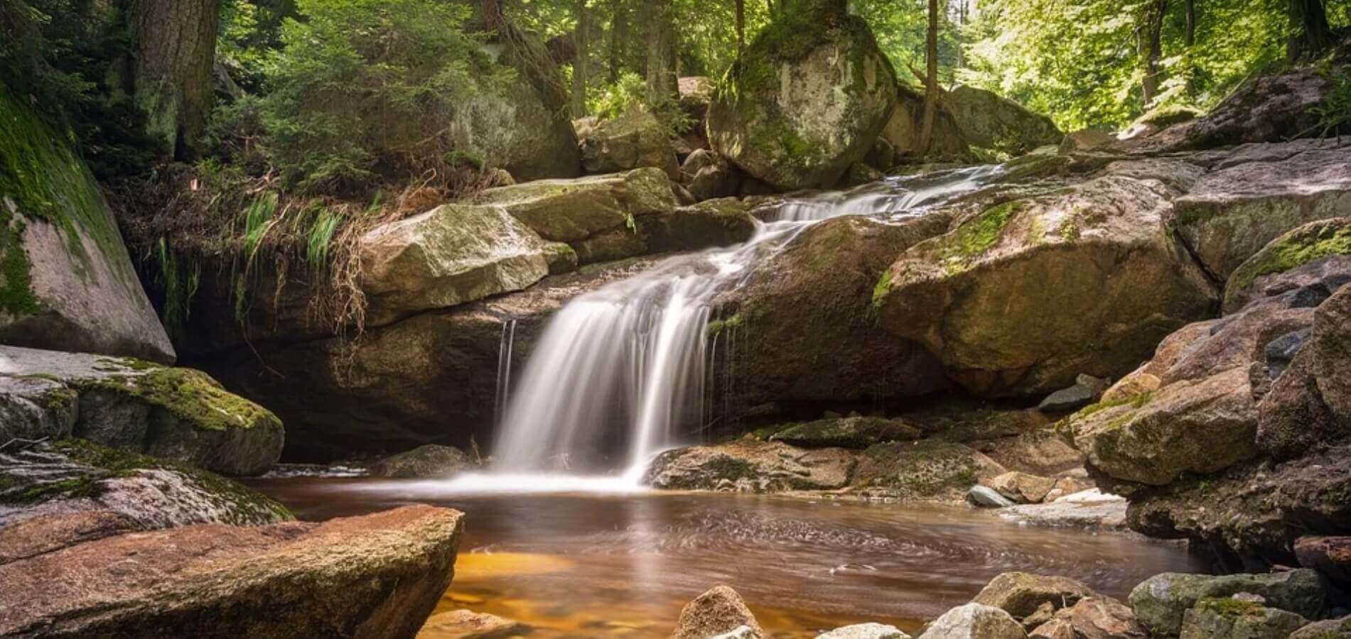 7 Rutas de senderismo con cascadas por los Montes de Ordunte.